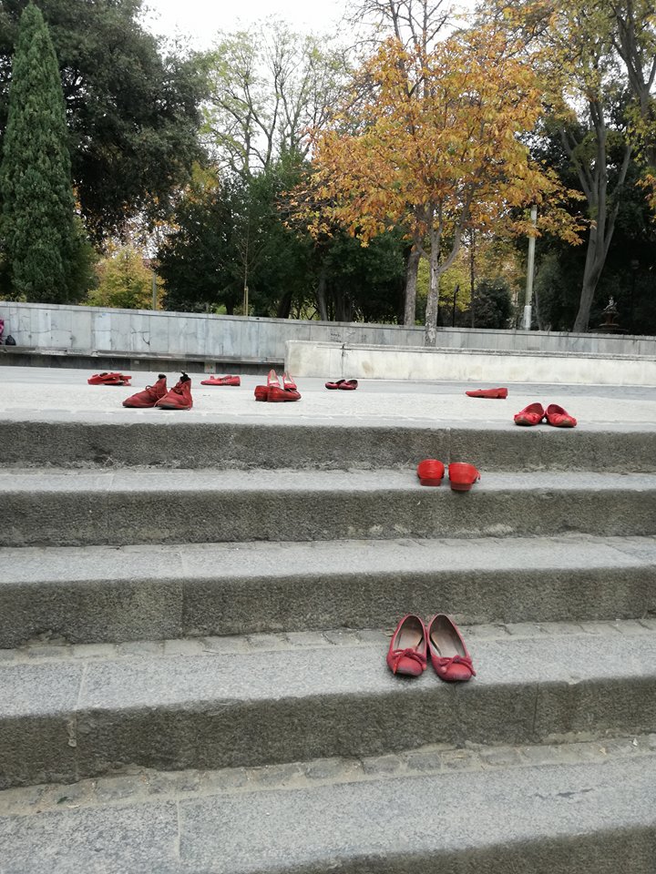 Crvene cipele – akcija protiv nasilja nad ženama
