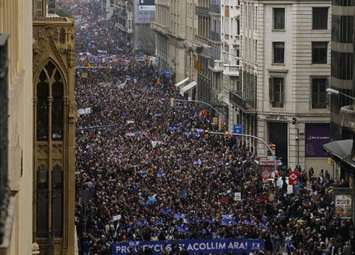 Više od 160.000 ljudi marširalo Barcelonom zahtijevajući od Španjolske da primi više izbjeglica