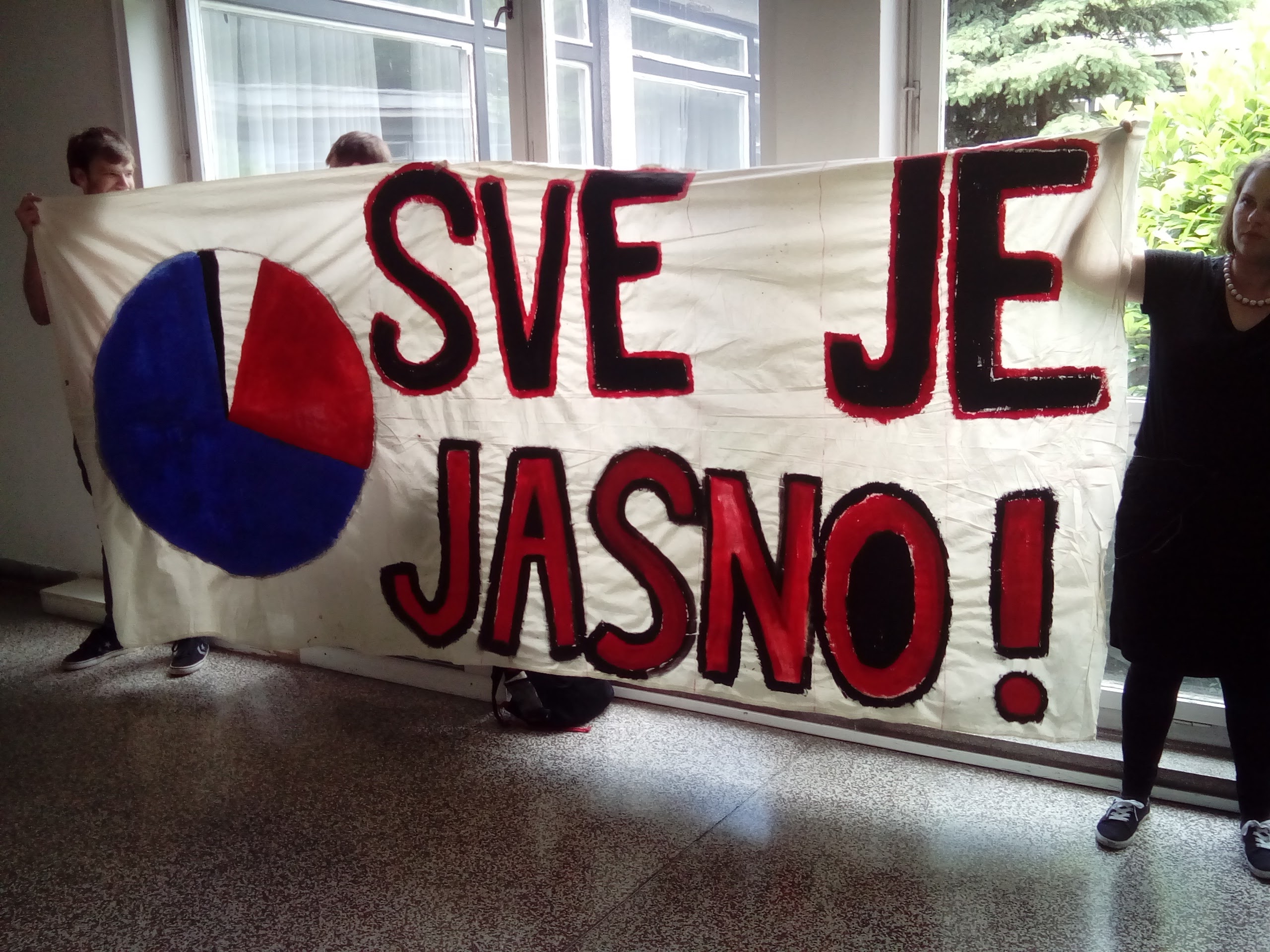 Previšić se skrivao u uredu, na Filozofskom se borba nastavlja