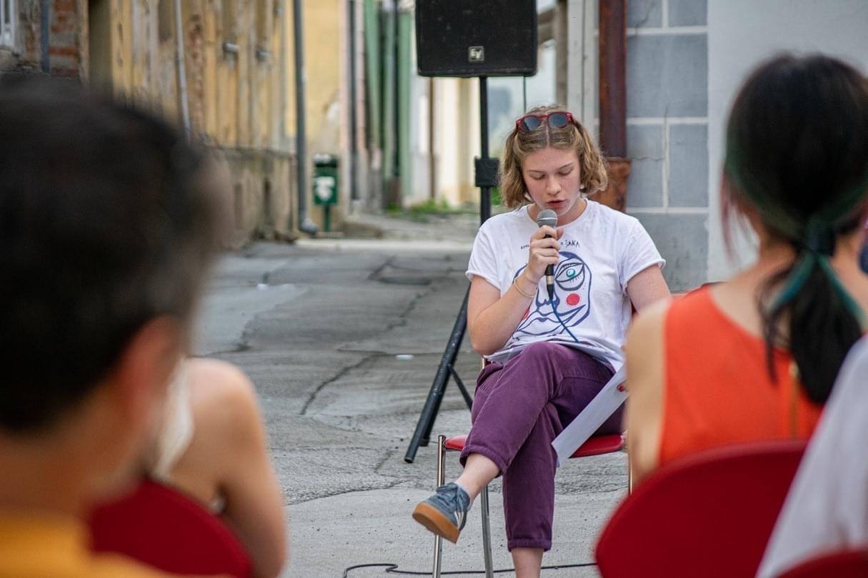 ‘Moji vršnjaci se radije smiju mojoj muškobanjastoj frizuri, nego da pokušaju voditi argumentiranu raspravu’