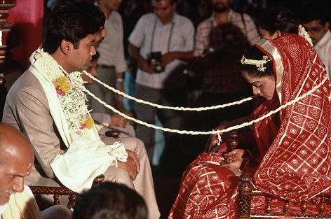 Žene u Indiji: u javnost samo uz pratnju i pokrivene glave