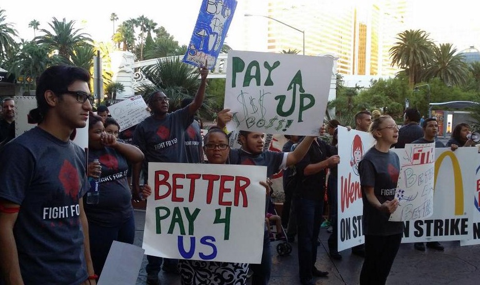 Borba za minimalnu plaću: Stotine zaposlenika i zaposlenica fast foodova uhićeno u SAD-u