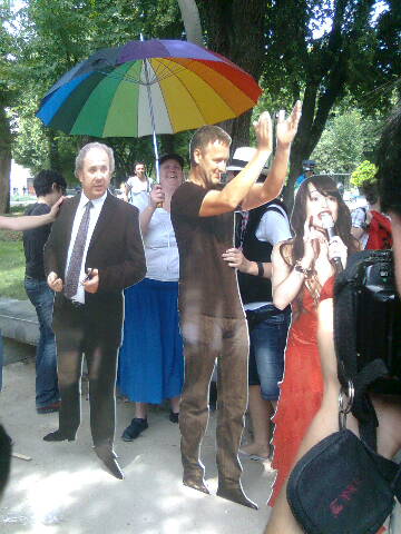 Topovskim udarom na Thompsona