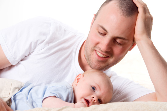 Sve više muškaraca ide na roditeljski dopust