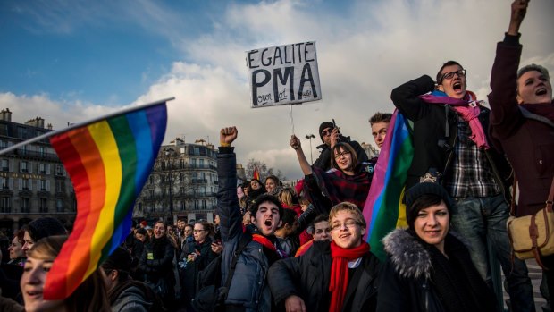 Francuska od danas ima bračnu jednakost za sve građane i građanke