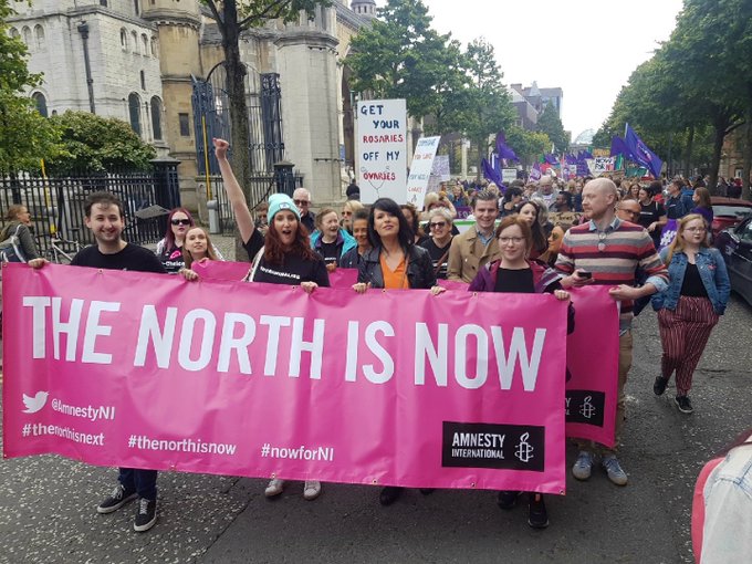 Sjeverna Irska: Pobačaj i istospolni brakovi napokon legalni