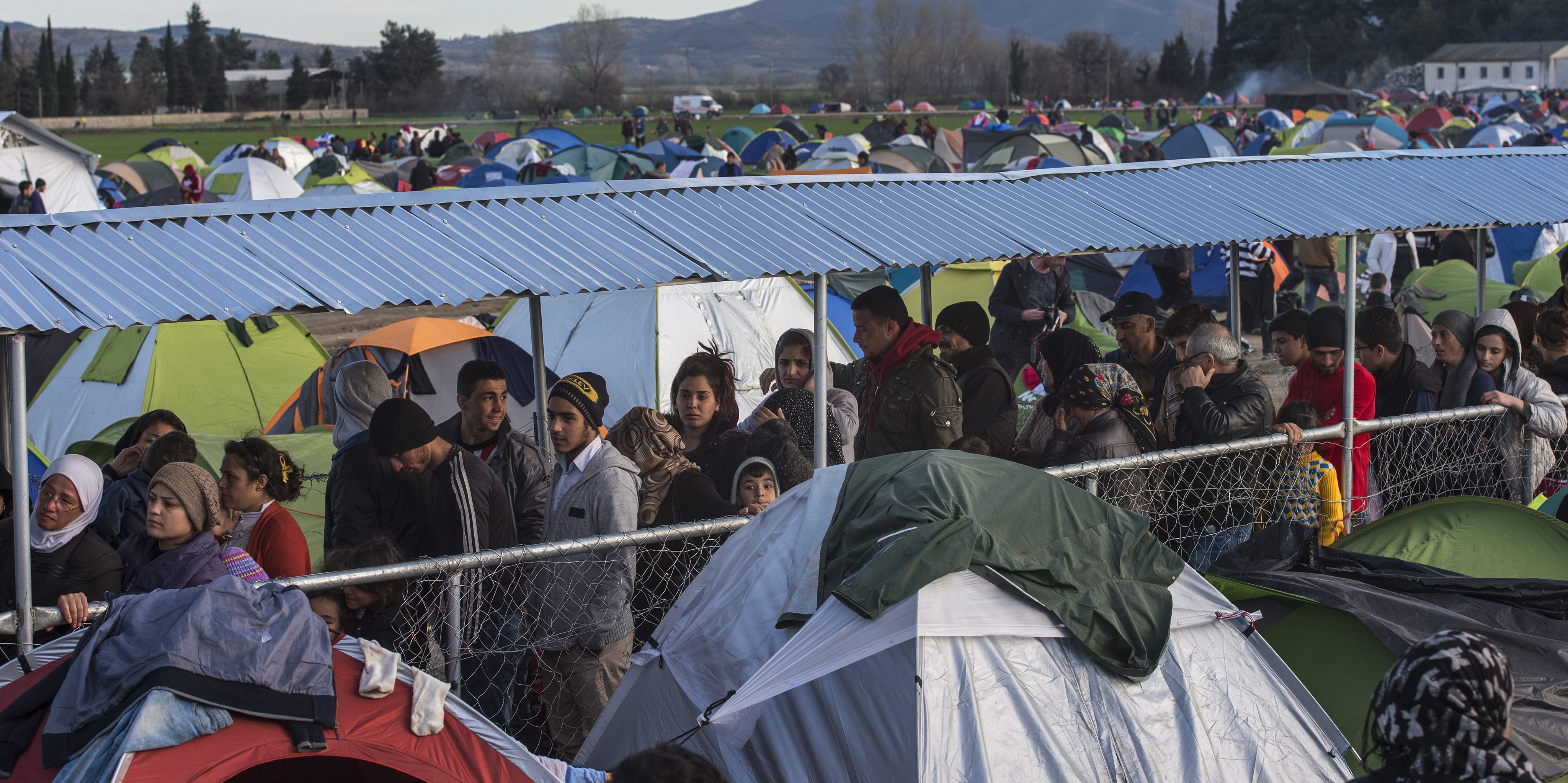 Gotovo 13 tisuća izbjeglica blokirano na grčko-makedonskoj granici