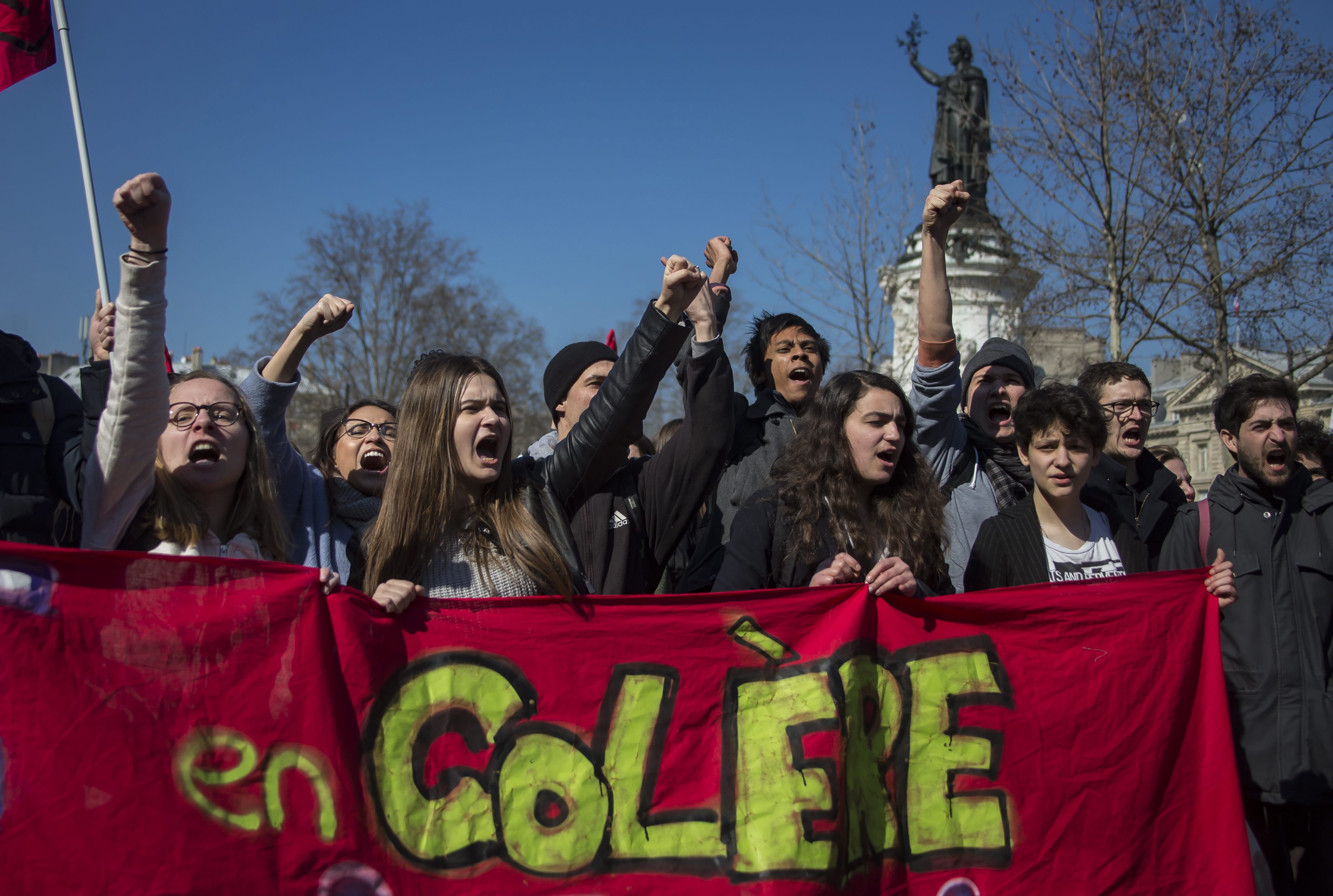 Na francuskim ulicama deseci tisuća mladih protiv reformi radnog prava