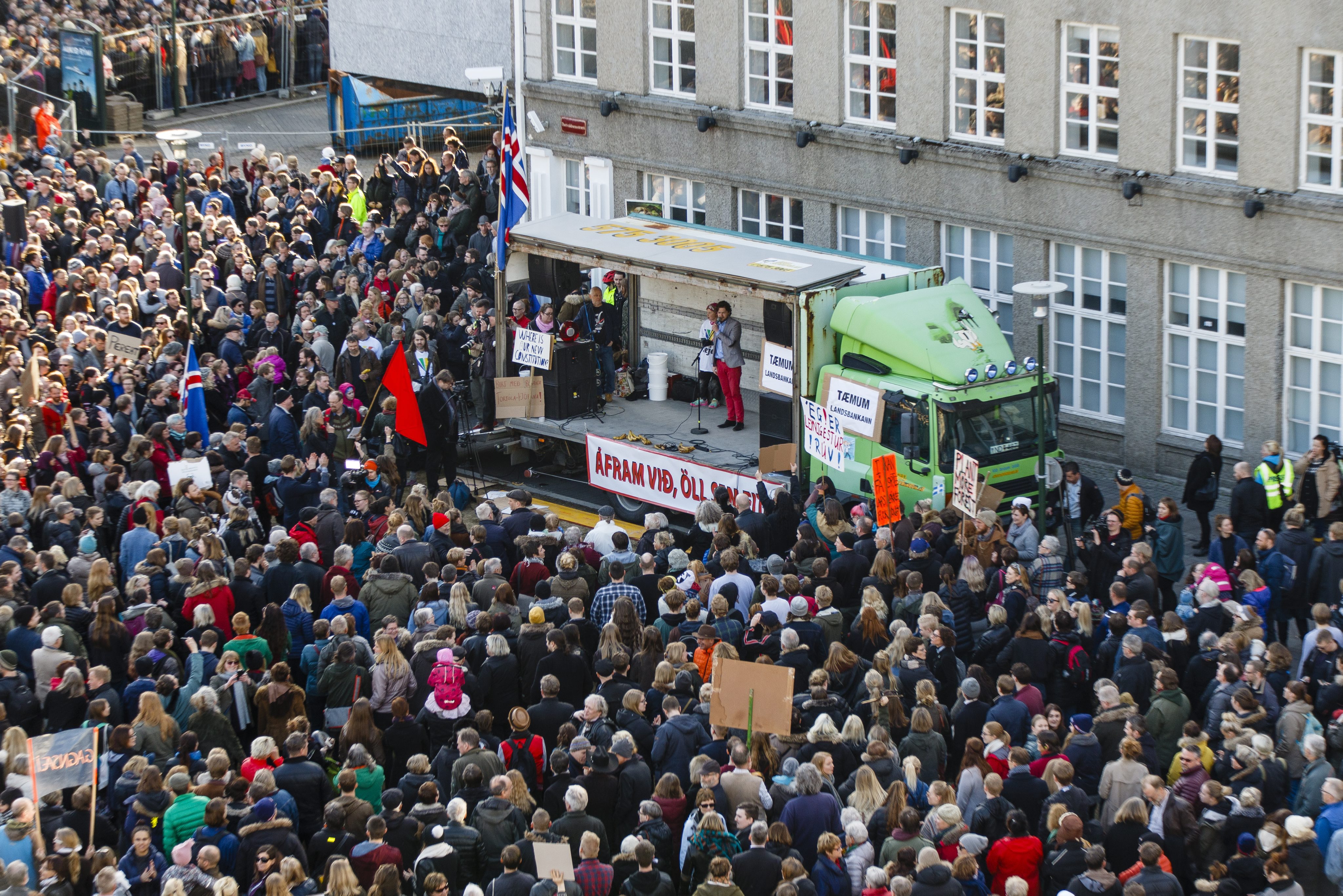 Tisuće Islanđana/ki traže ostavku premijera zbog skrivanja imovine u poreznim oazama