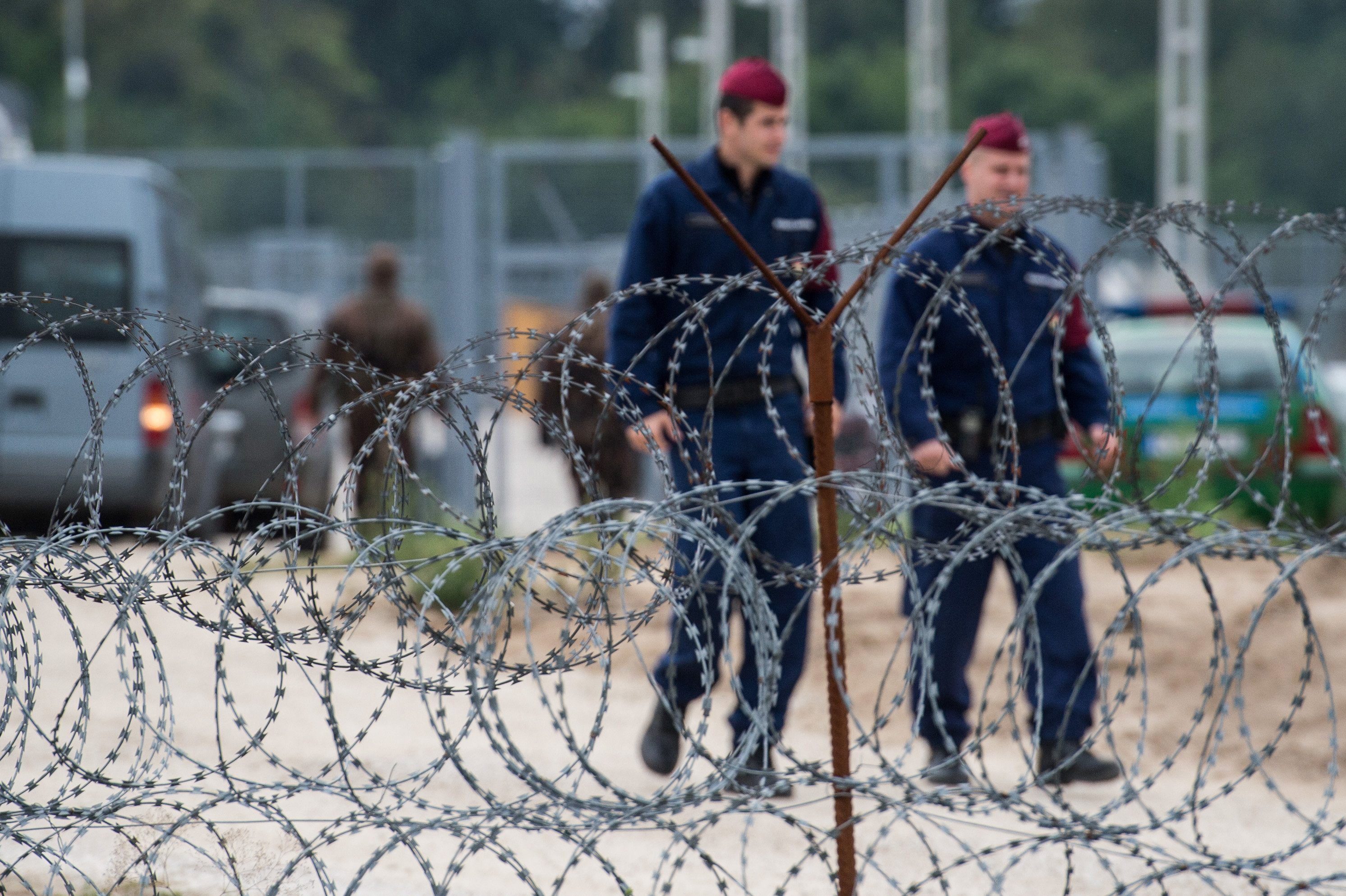 Izbjeglice iz Beograda krenule pješke prema Mađarskoj