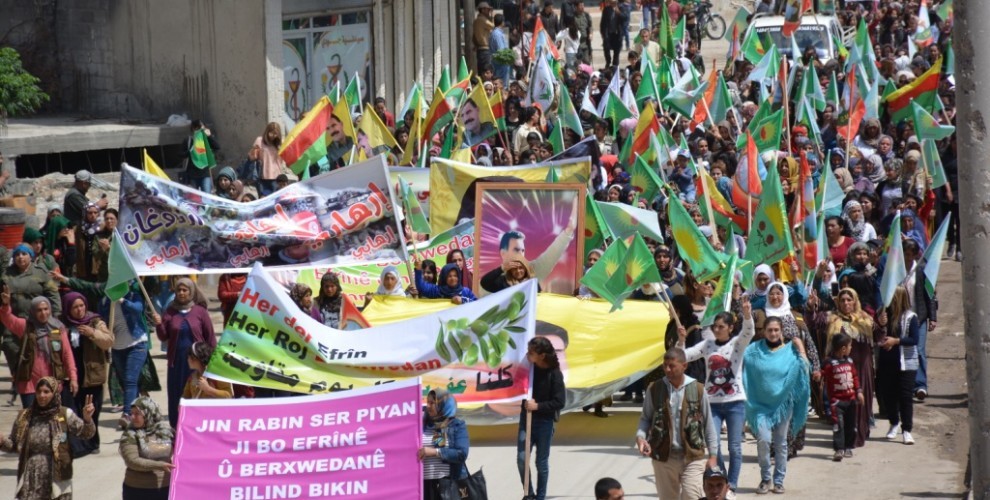 Stanovnice Kobanea protiv turske okupacije Afrina