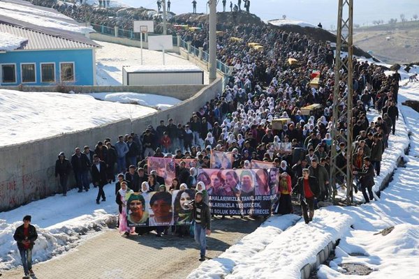Manifestacija patrijarhata na golim tijelima Kurdinja