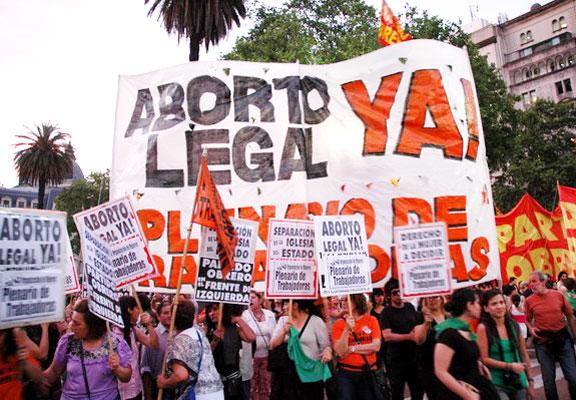 Čileanski feministički pokret se suprotstavlja fašističkim napadima