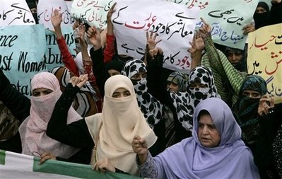 Rat talibana protiv žena