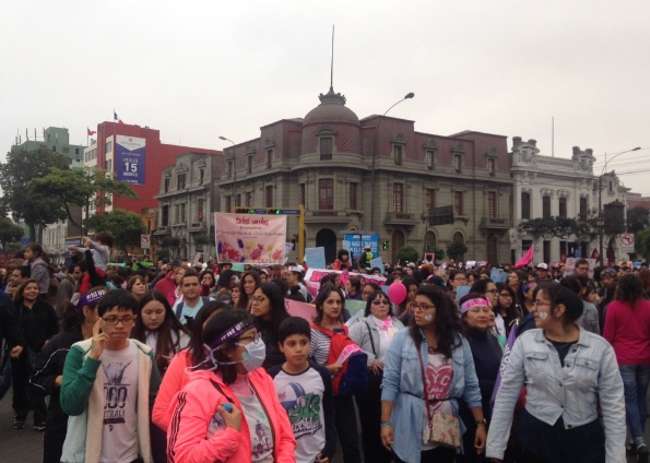 Peru: Više od 50.000 ljudi na prosvjedima protiv nasilja nad ženama