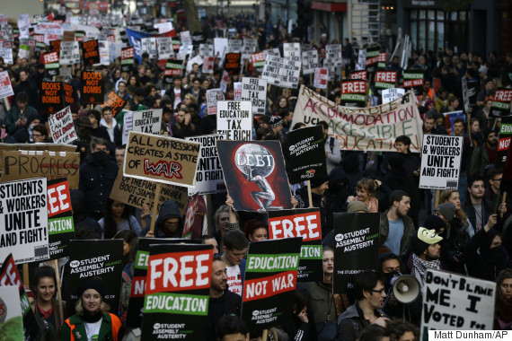Britanska vlada ukida sve studentske stipendije