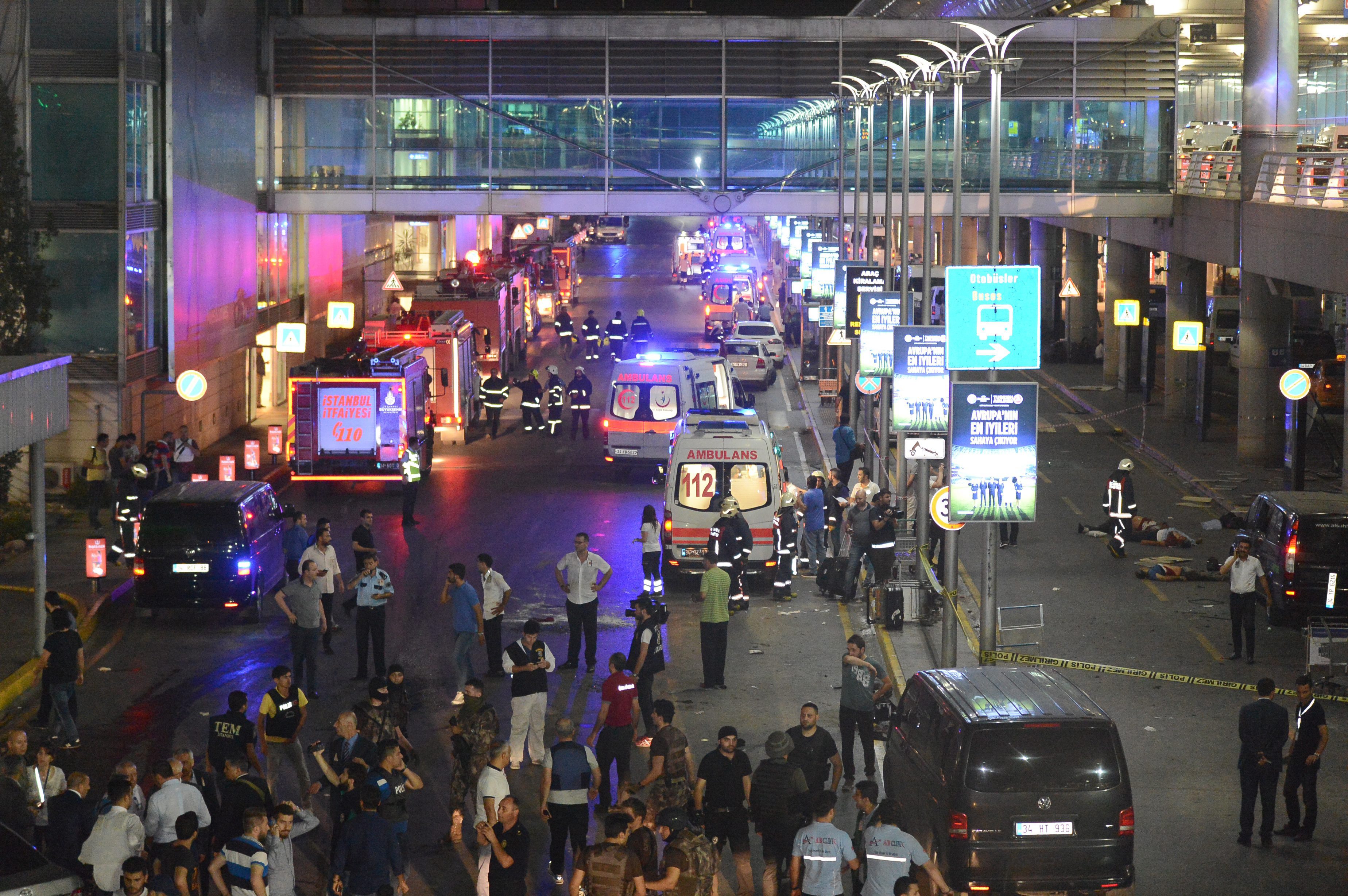 Nakon terorističkog napada, Istanbulski aerodrom djelomično otvoren