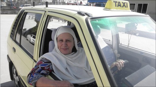 Priča o prvoj pakistanskoj taksistici